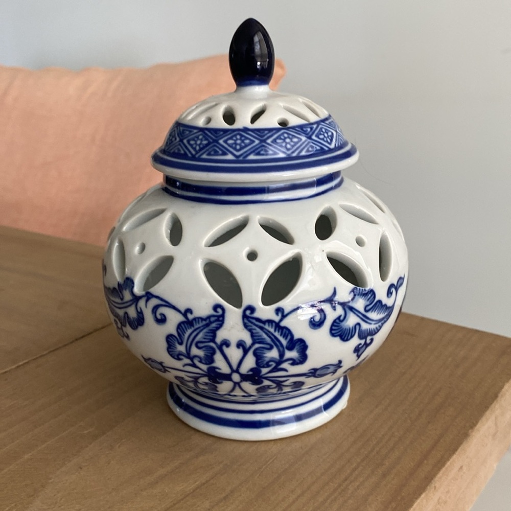 Bombay Company Blue and White Porcelain Reticulated Potpourri Jar with Lid